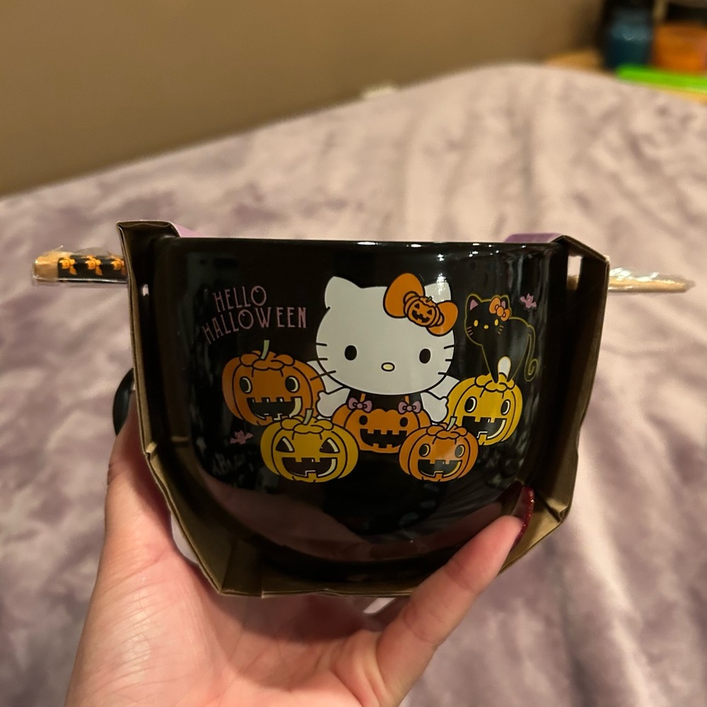 NEW Halloween Hello Kitty Ramen Bowl
